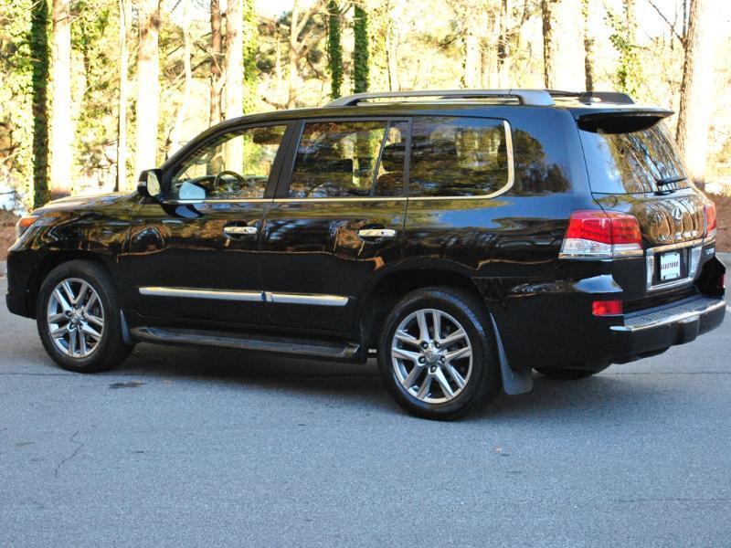 Lexus LX 570  2015