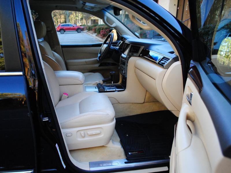 Lexus LX 570  2015