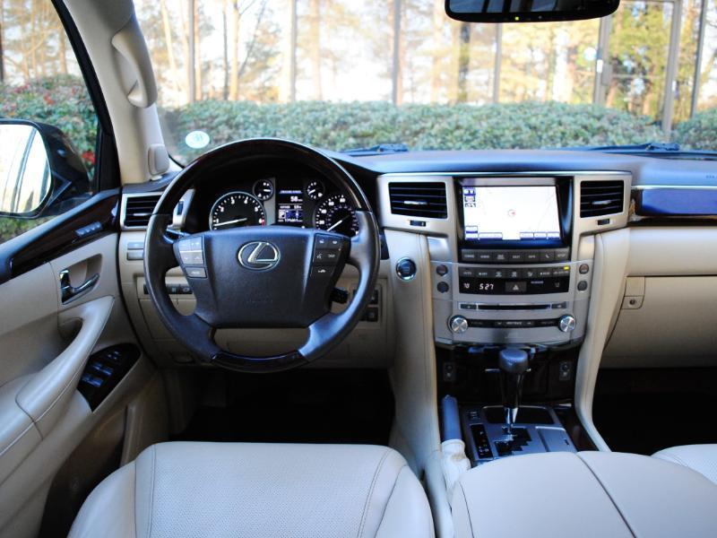Lexus LX 570  2015