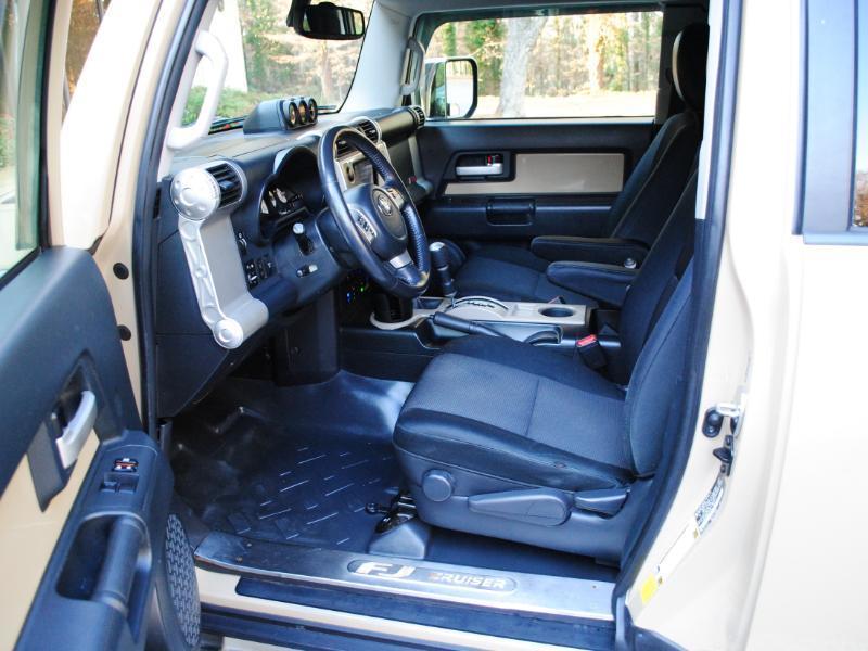 Toyota FJ Cruiser  2014