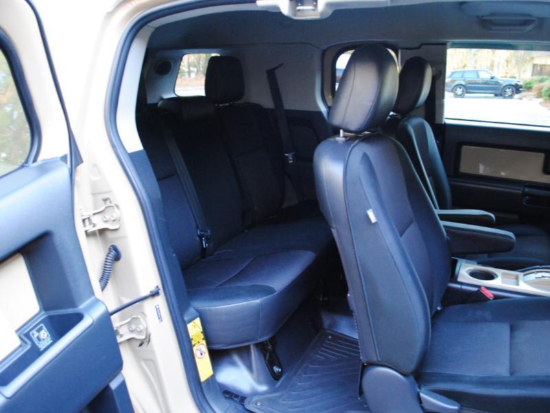 Toyota FJ Cruiser  2014