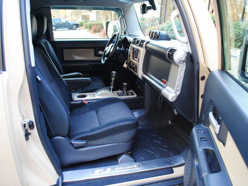 Toyota FJ Cruiser  2014