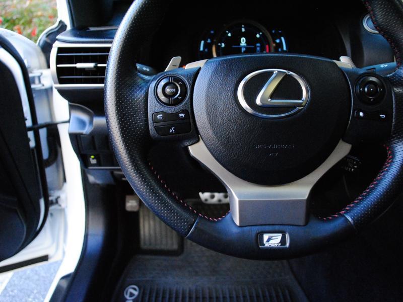 Lexus IS  2014