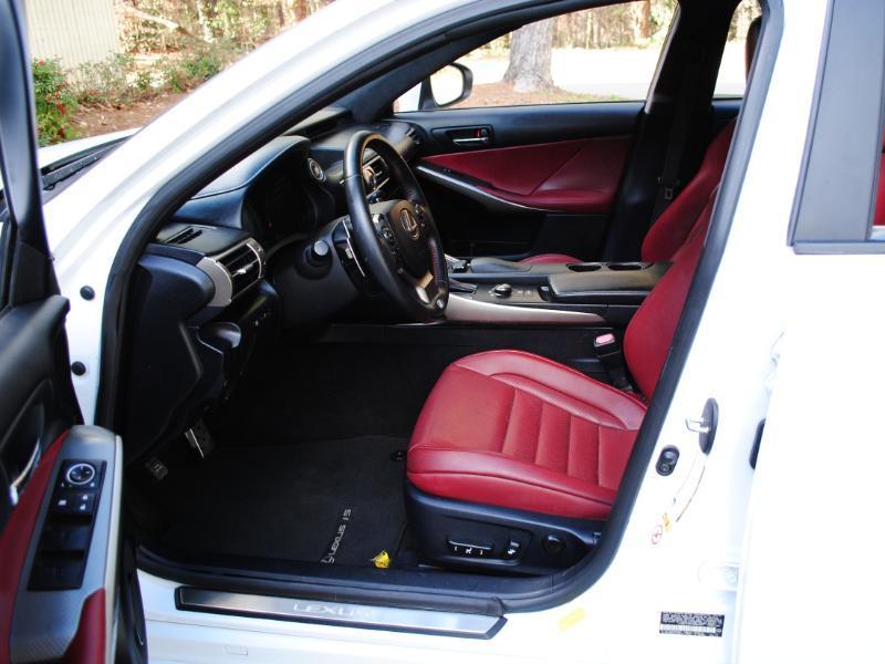 Lexus IS  2015