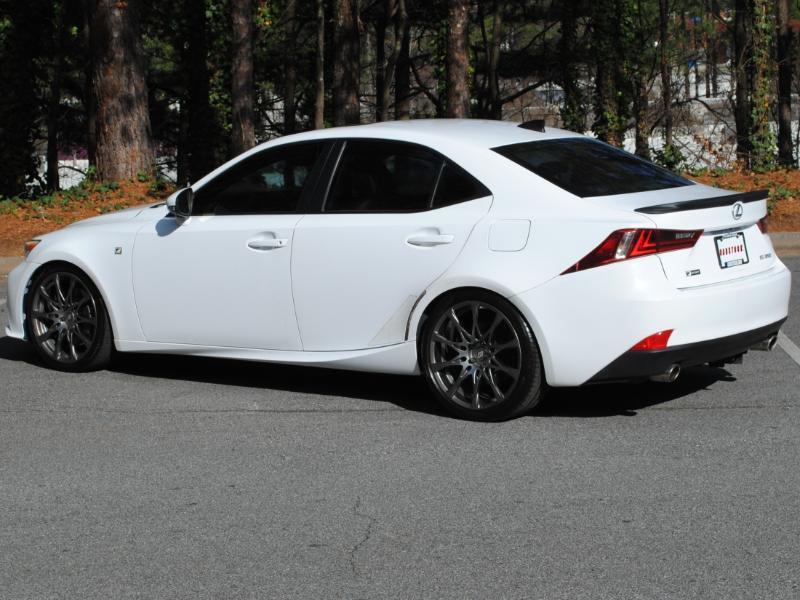 Lexus IS  2015