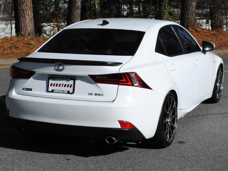 Lexus IS  2015