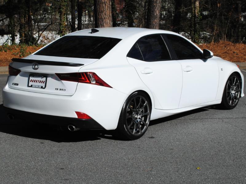 Lexus IS  2015
