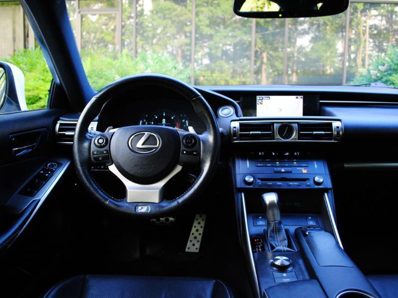 Lexus IS  2014