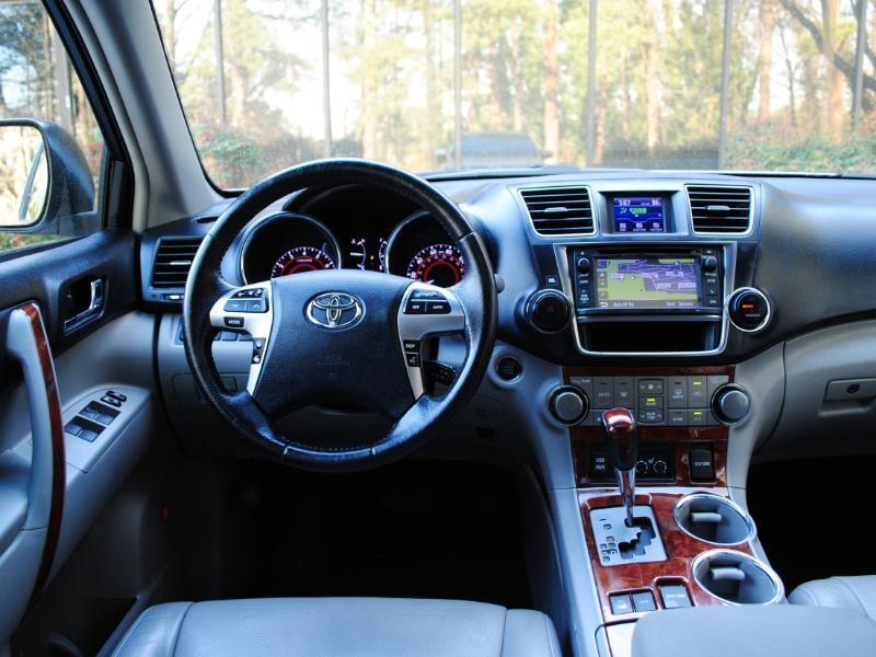 Toyota Highlander  2013