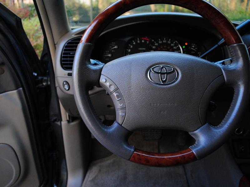 Toyota Sequoia Limited 2005