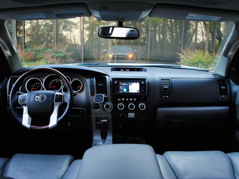 Toyota Sequoia  2017