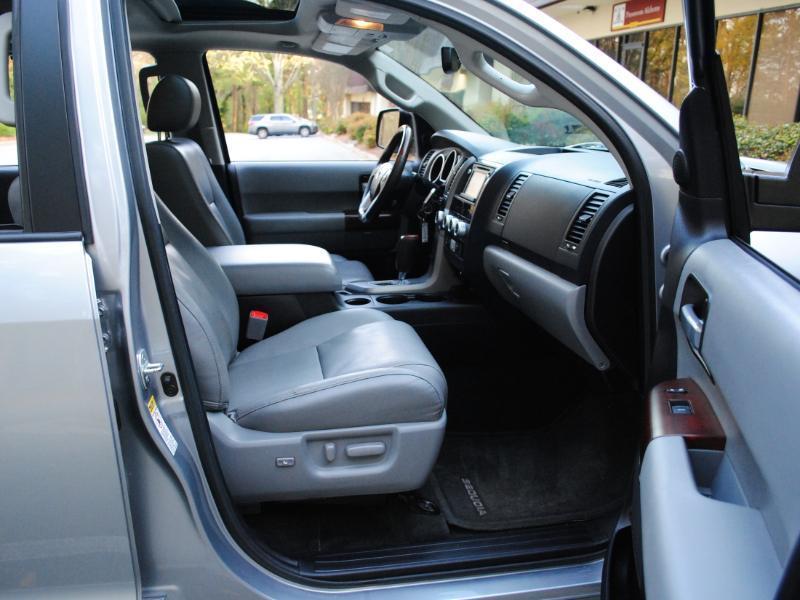 Toyota Sequoia  2017