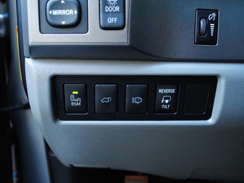 Toyota Sequoia  2017