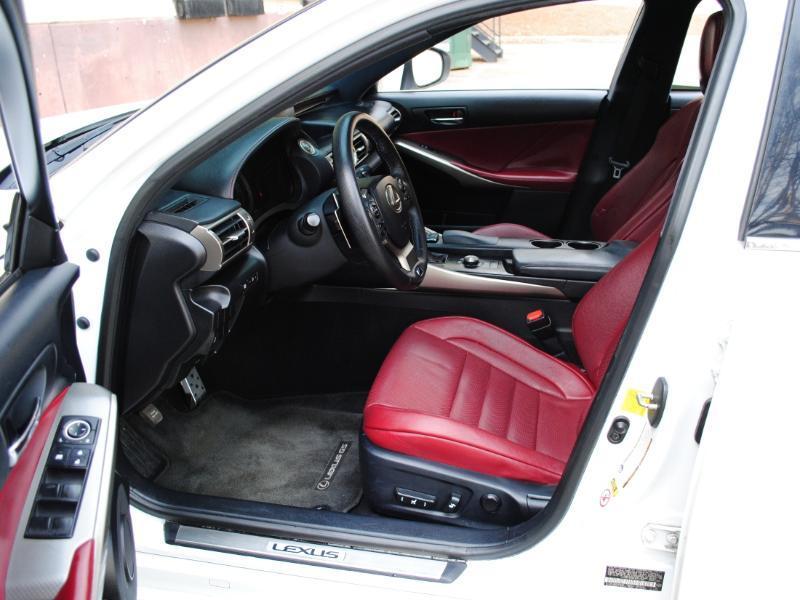 Lexus IS  2015
