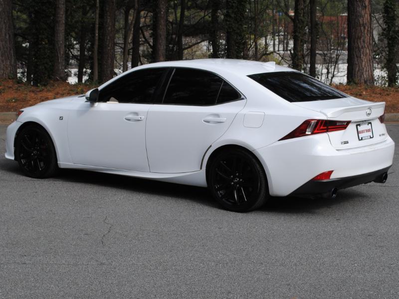 Lexus IS  2015