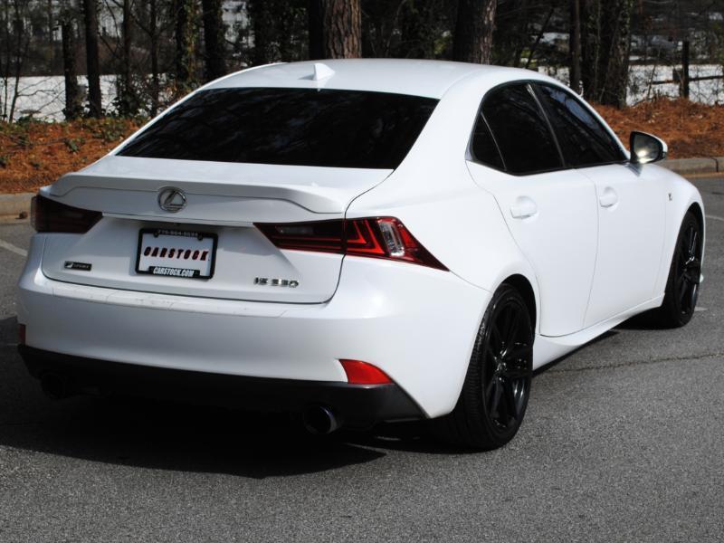 Lexus IS  2015