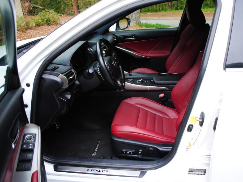 Lexus IS  2015