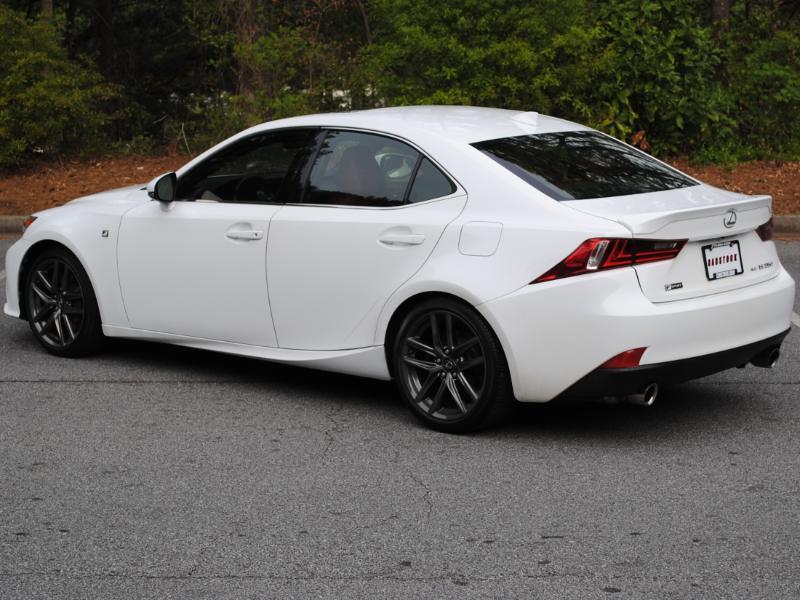 Lexus IS  2015