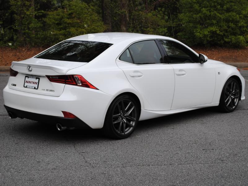 Lexus IS  2015