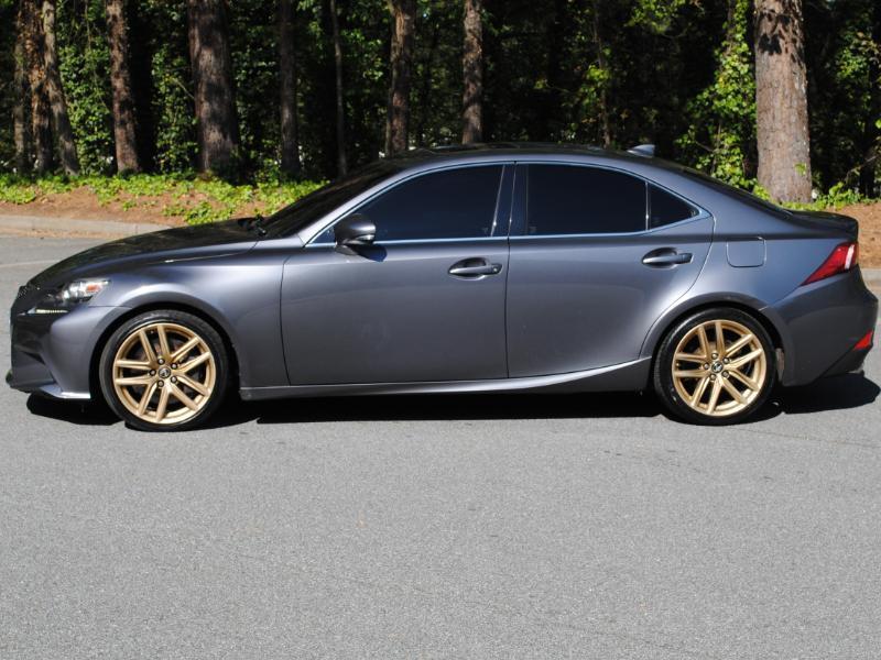 Lexus IS  2016