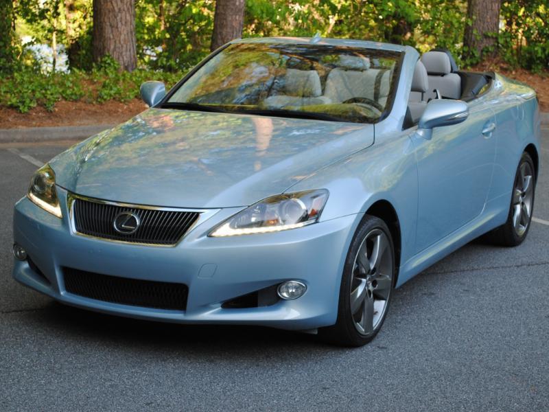 Lexus IS C  2011