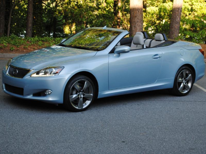 Lexus IS C  2011