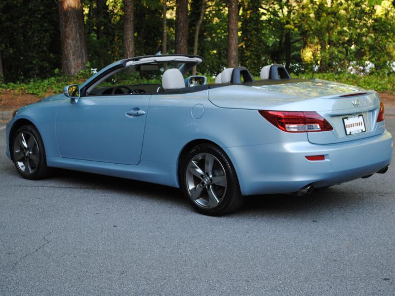 Lexus IS C  2011