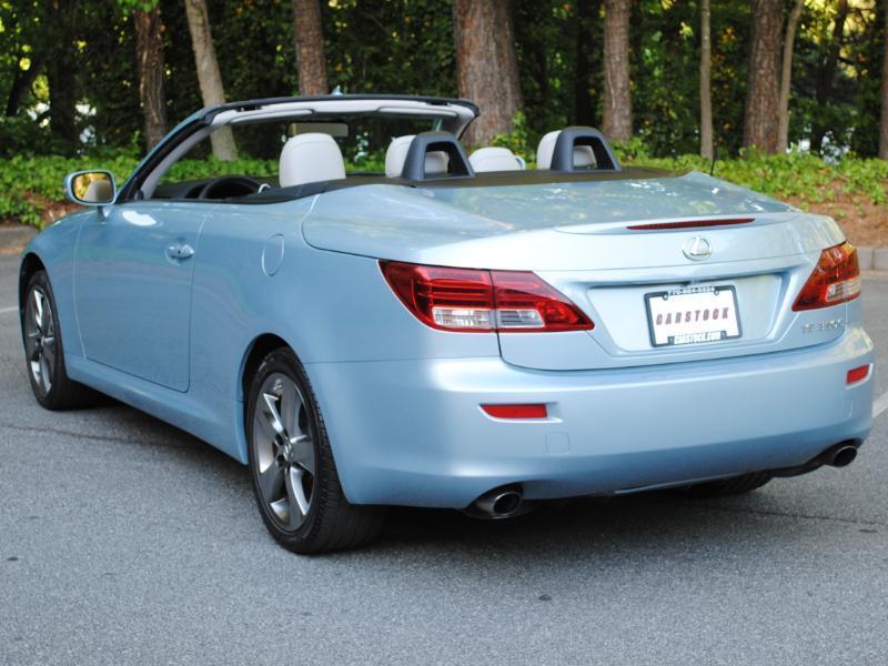 Lexus IS C  2011