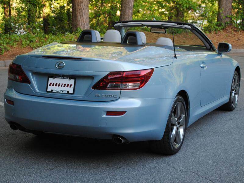 Lexus IS C  2011