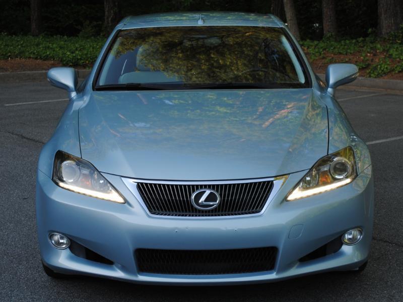 Lexus IS C  2011