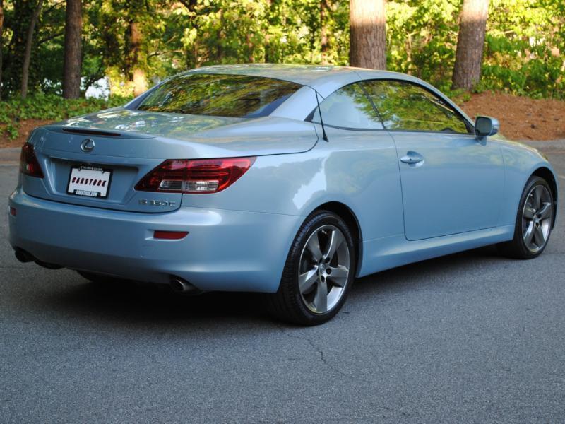 Lexus IS C  2011