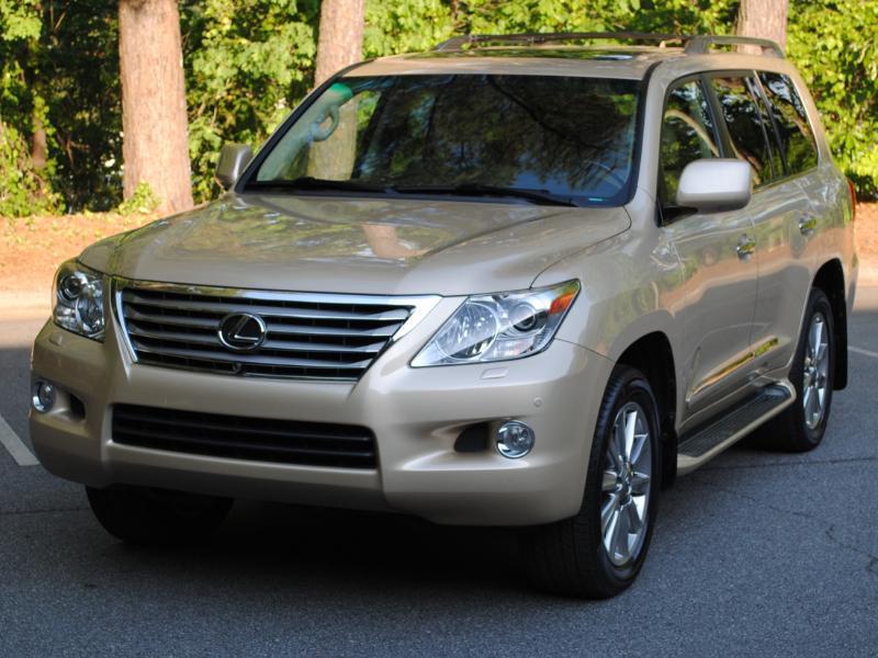 Lexus LX 570  2011