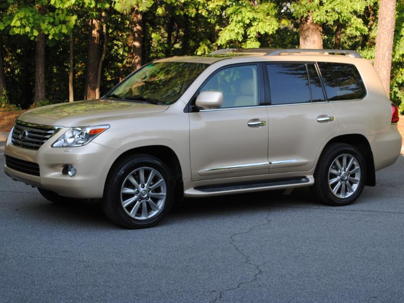 Lexus LX 570  2011