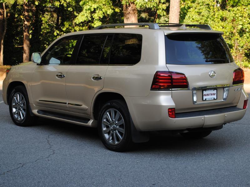 Lexus LX 570  2011