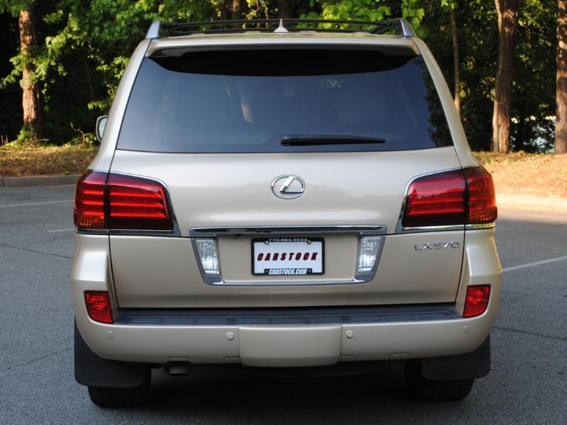 Lexus LX 570  2011