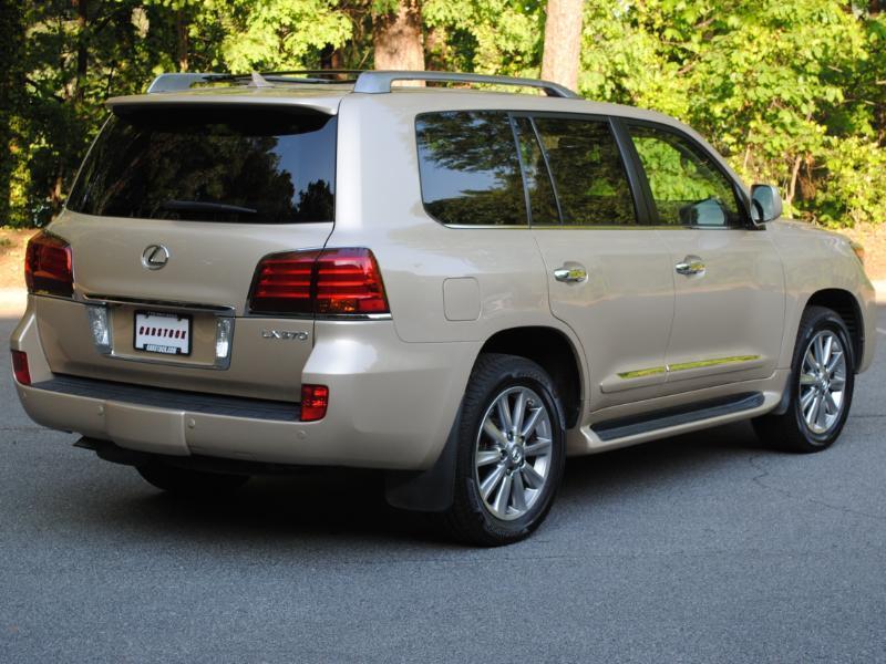 Lexus LX 570  2011