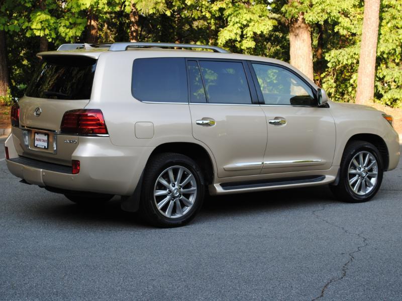 Lexus LX 570  2011