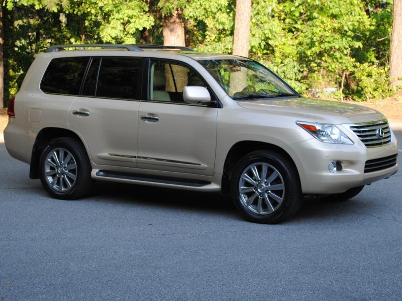 Lexus LX 570  2011