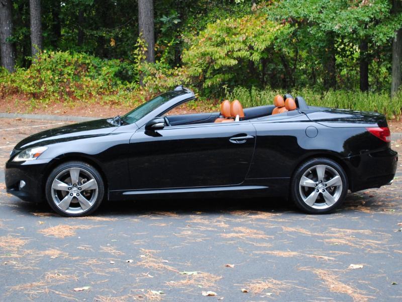 Lexus IS C  2011