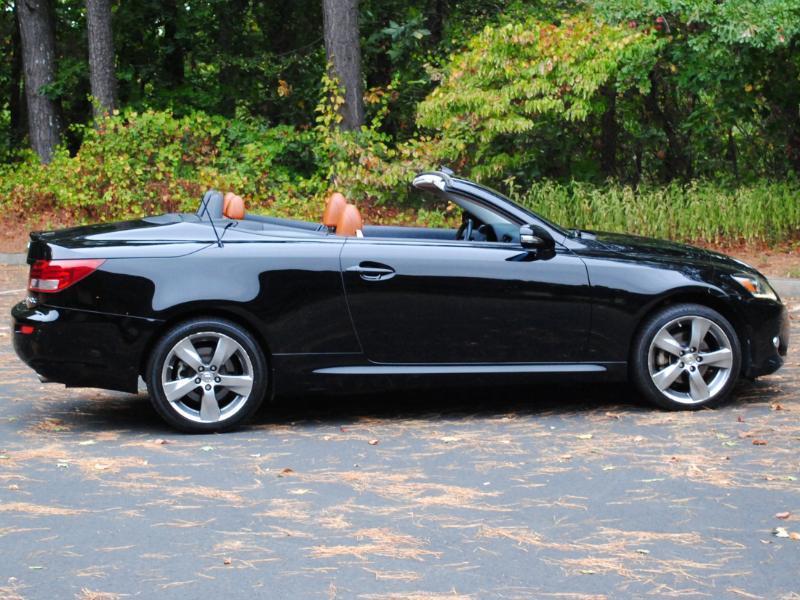 Lexus IS C  2011