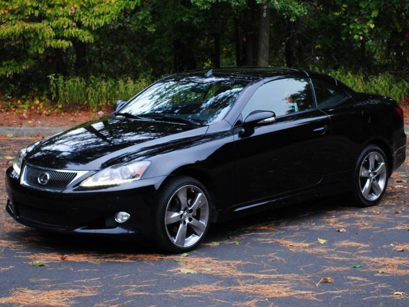 Lexus IS C  2011