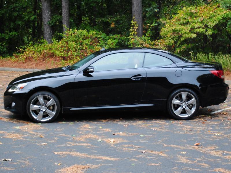 Lexus IS C  2011