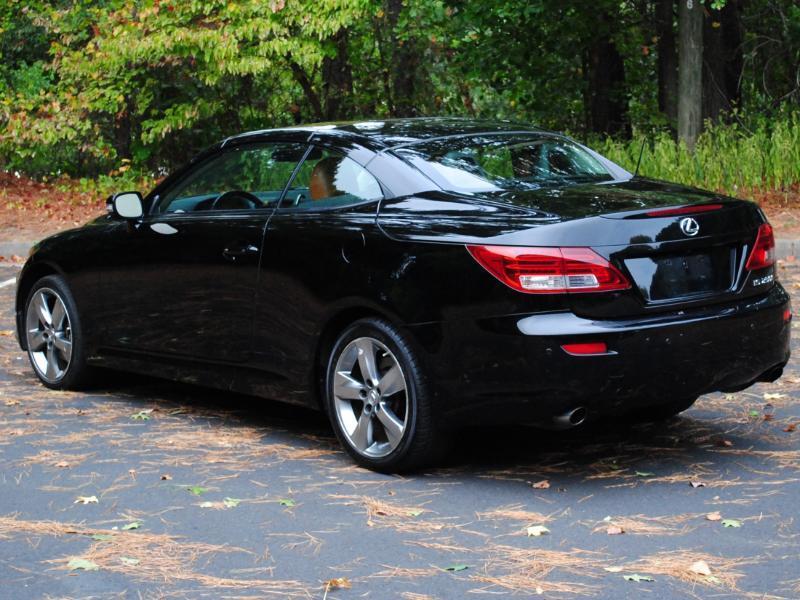 Lexus IS C  2011