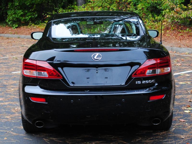 Lexus IS C  2011