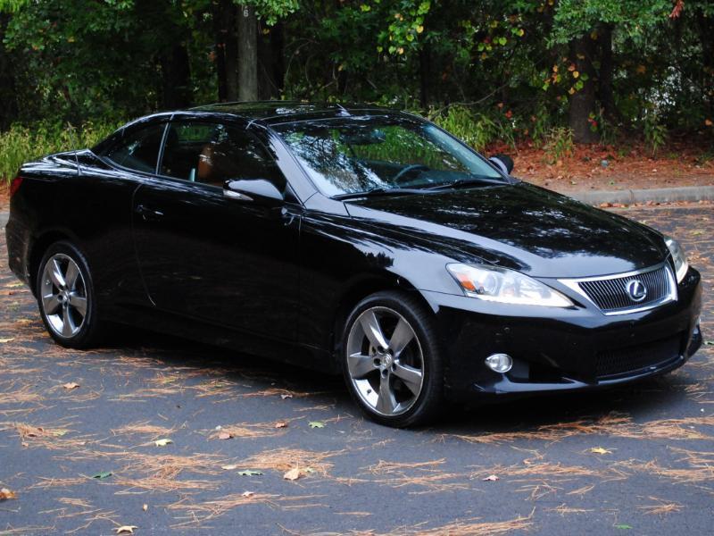 Lexus IS C  2011
