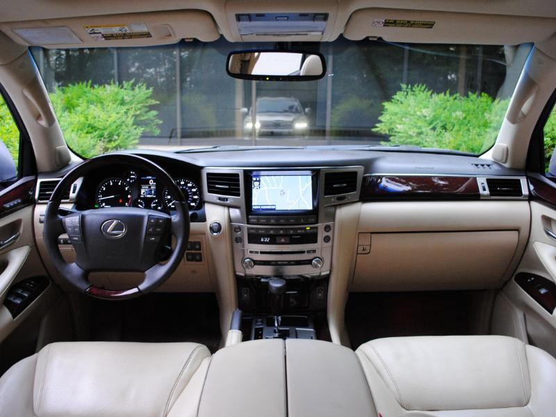 Lexus LX 570  2014