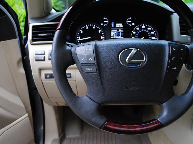 Lexus LX 570  2014
