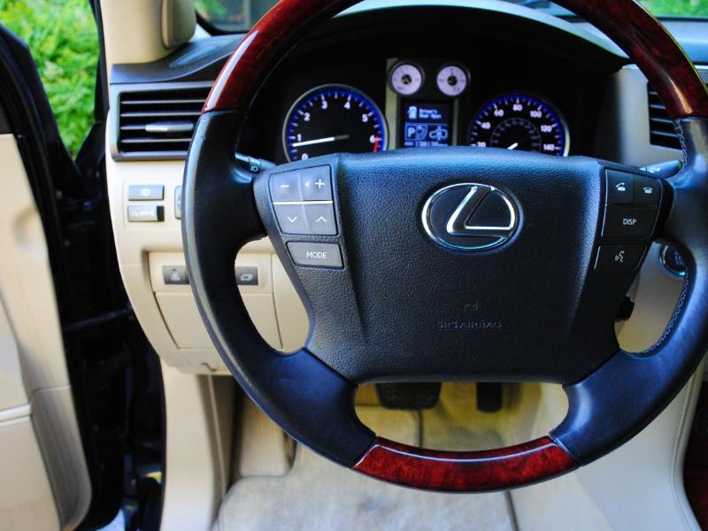 Lexus LX 570 Sport Utility 2009