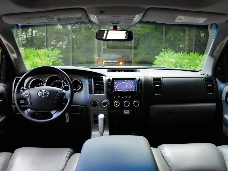 Toyota Sequoia Limited 4WD FFV 2013