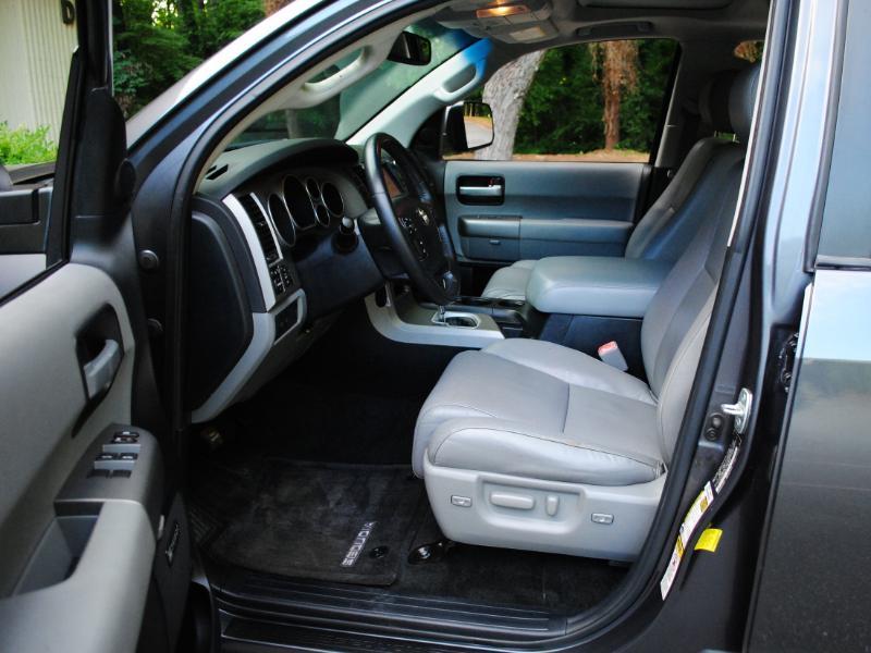Toyota Sequoia Limited 4WD FFV 2013